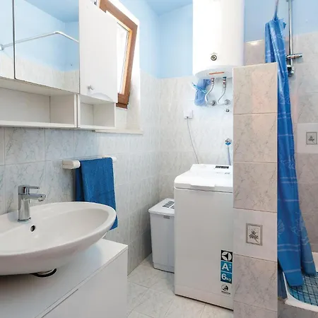 2 Bedroom In *
